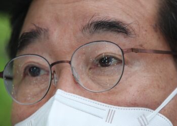 (1보) ‘배수의 진’ 이낙연, 의원직 사퇴..DJ 참배 후 결기