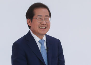 홍준표, 윤석열 눌렀다..야권후보 적합도 1위로 올라서