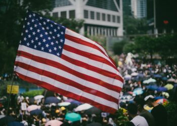 미, 중국산 네오디뮴 수입 제한.. 전투기, 전기차 핵심소재