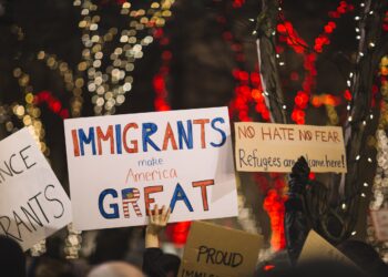 ‘대기 없는 즉시 영주권 도입’ 급행료 내면 즉각 신청 허용