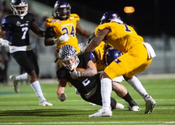 대학 캠퍼스 풋볼 경기 도중 총격…2명 숨져