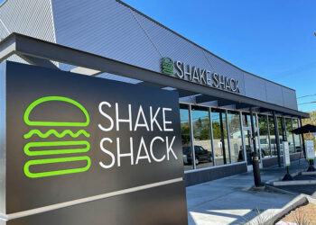 햄버거 먹다 날벼락. 총격사건