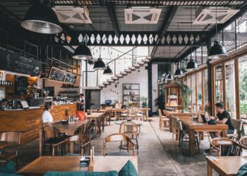 “식당 등 모든 실내업소 백신접종 증명 제시해야 입장”