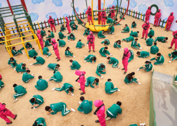 “오징어 게임 만들다 치아 6개 빠져”..시즌2 고민 중