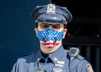 [이런 일도] “타지역 경관, 백신거부하고 오면 5천달러”