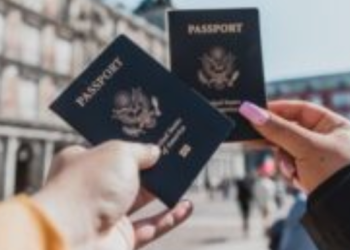 “난 남자도 여자도 아닙니다” ‘X’ 성별 미국 여권 첫 발급