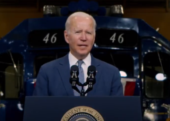 뒷걸음질 치는 바이든, 유급 가족·의료 휴가 제외 가닥