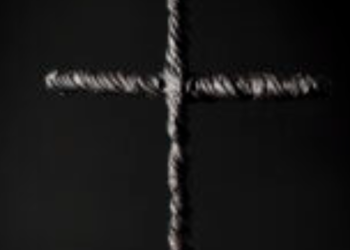 녹슨 DMZ 철조망, 136개 십자가로 부활..로마서 전시회