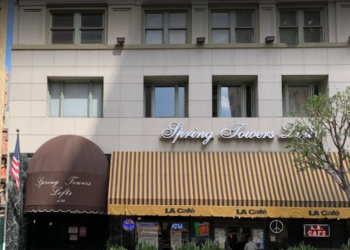 실제 공포가 된 할로윈..다운타운 파티장 칼부림 아수라장