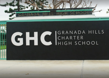 한인 다수 재학 고교 교사 7명 해고..백신 거부 이유