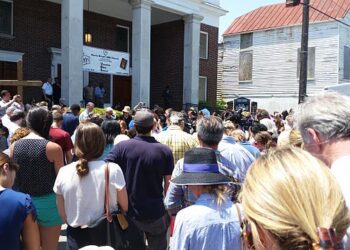 찰스턴 처치 사건 피해자들에게 8천8백만달러 보상