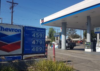 국제유가, 7년만에 최고치..원유수요 급등에도 생산속도 조절