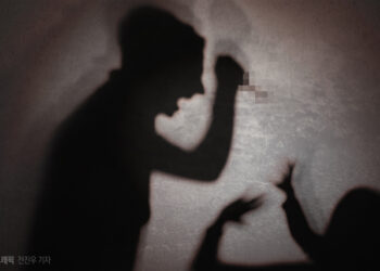 [이런 일도] “같이 사는 여자를 죽였어요” 길가던 사람에게 신고 부탁