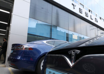 ‘천슬라’ 눈 앞..장중 910달러 돌파