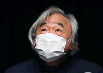 “슬픈 병 걸린 아내 윤정희, 사랑으로 돌봤다”(2보)