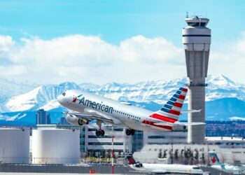 마스크 거부하더니 승무원 폭행…덴버 공항 긴급착륙