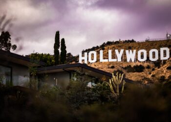 미 영화연예 산업노조, 128년만에 파업 결의