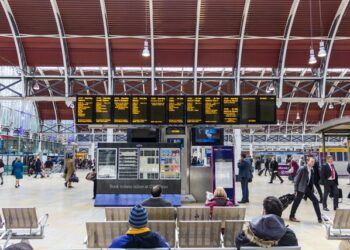 백신 미접종 외국인, 미국 입국 원천 봉쇄..바이든, 포고령 발동
