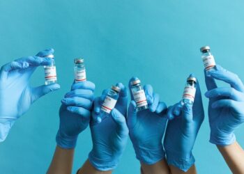 “오죽했으면” 미국서 쓰고버린 의료용 장갑 수천만개 수입