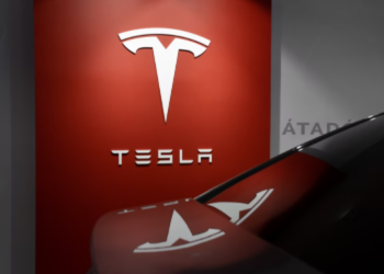 머스크 “테슬라 주식 10% 팔까”…부유세 반발 설문조사까지