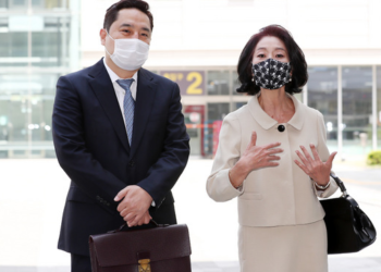 돌변한 김부선 “이재명보다 강용석이 더 끔찍”