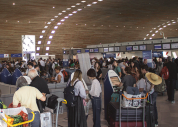 공항서 백인 여성 10여명 알몸 수색당해