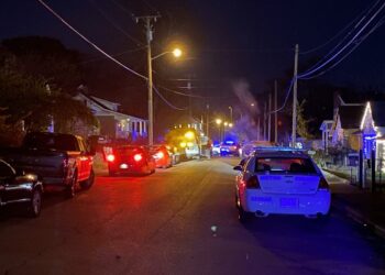 또 연휴 총격..심야 아파트서 3명 사망, 4명 부상