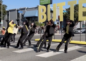 “오마이갓” BTS, LA서 깜짝 횡단보도 거리공연