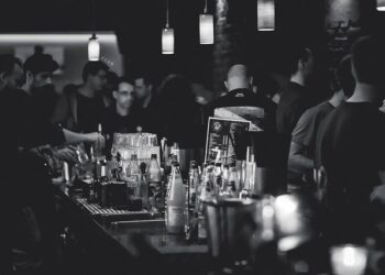 한인 업주들 “백신증명확인?  차라리 벌금 낼 것”