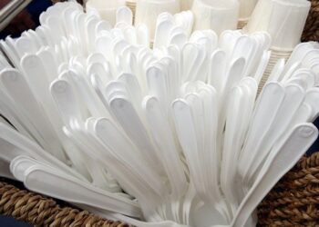 LA시, 식당 플래스틱 포크, 스푼 사용금지