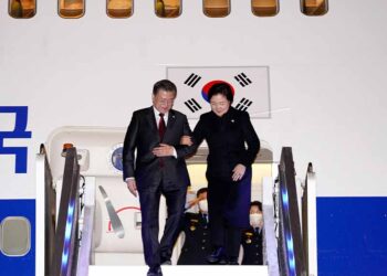 문 대통령, 헝가리 부다페스트 도착…20년 만에 국빈 방문