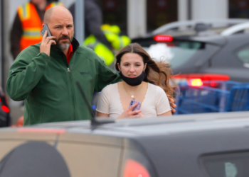 (총기난사 2보)”15살 소년이 20발 쐈다”..사망자 늘어날듯