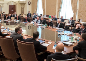 뉴욕 증시, FOMC에 쏠린 눈 “금리인상 신호 나올까”