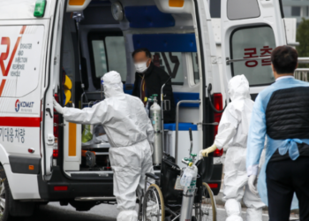 CDC, “오미크론, 의료붕괴 초래할 것” 1월 감염 급증 예상