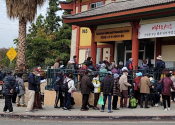 “60년전 어머니 떠올라” 시니어센터 동지팥죽 잔치