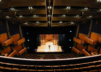 LA, 뉴욕 등 곳곳서 크리스마스캐롤 공연, 풋볼, 농구 경기 줄줄이 취소..