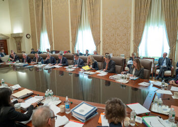 “고용보다 물가억제 우선”부양책 중단, 금리인상 빨라진다.