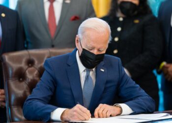 답답한 미국행정 이번엔 바뀔까..바이든, 서비스 개선 행정명령 서명