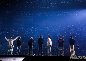 방탄소년단 LA 콘서트, 미·영 매체 호평…”세계 최고”