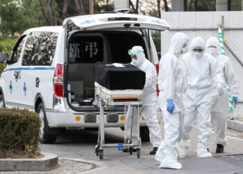 크리스마스 악몽 현실화..하루 1만명 넘을 수도