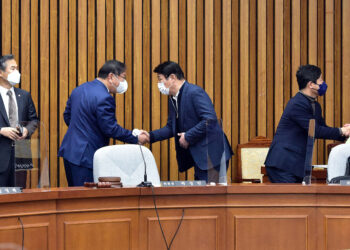 [한국]내년3월부터 고3도 국회의원 출마..출마연령 25→18세 하향