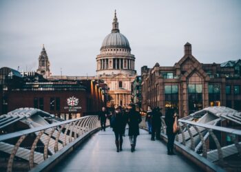 영국, 신규 확진자 또 신기록…12만9471명