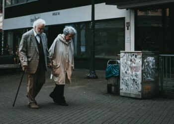 65세 이상 미국 노인 100명 중 1명 코로나로 숨져