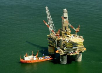 OPEC+, 하루 40만 배럴 증산 유지