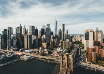 뉴욕 초강경 백신의무화 조치…벌금 최소 1000달러