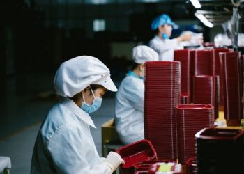 미국 노동자들 생산성 60년만에 최저 수준