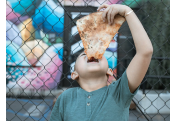 피자로 꼬셔 17세 소년 접종…미국 여성 체포