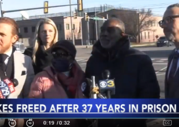 경찰의 성관계 댓가 회유에 살인 거짓증언, 37년만에 석방