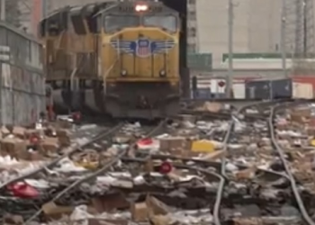 LA 택배 화물열차 절도 160% 증가…”철로 주변 온통 포장지”