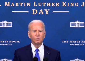 [바이든 1년] 트럼프 때와 무엇이 달라졌나..코로나 전쟁 속 사회 갈등 여전